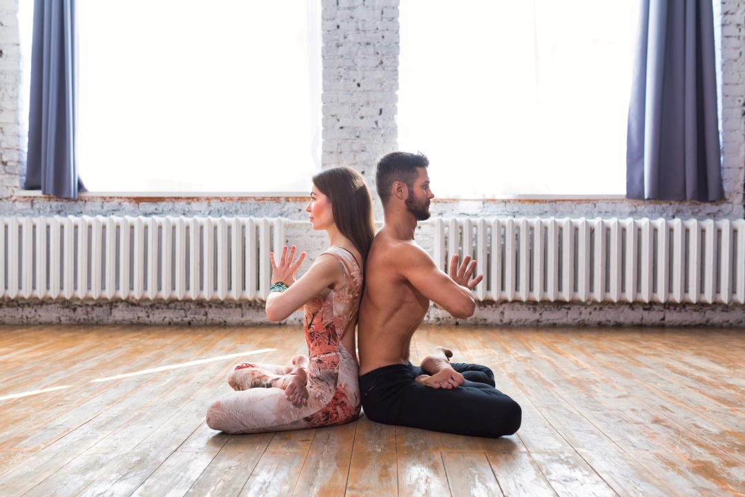 Partner Yoga: Tips, Benefits and Best Poses Partner Yoga