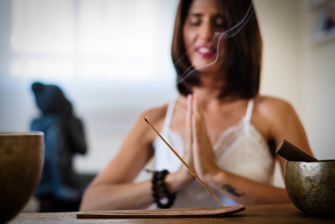 Using Essential Oils to Enhance Your Meditation Practice aromatherapy meditation