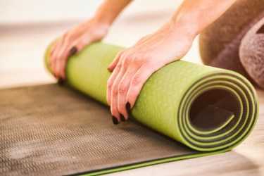 choosing a yoga mat